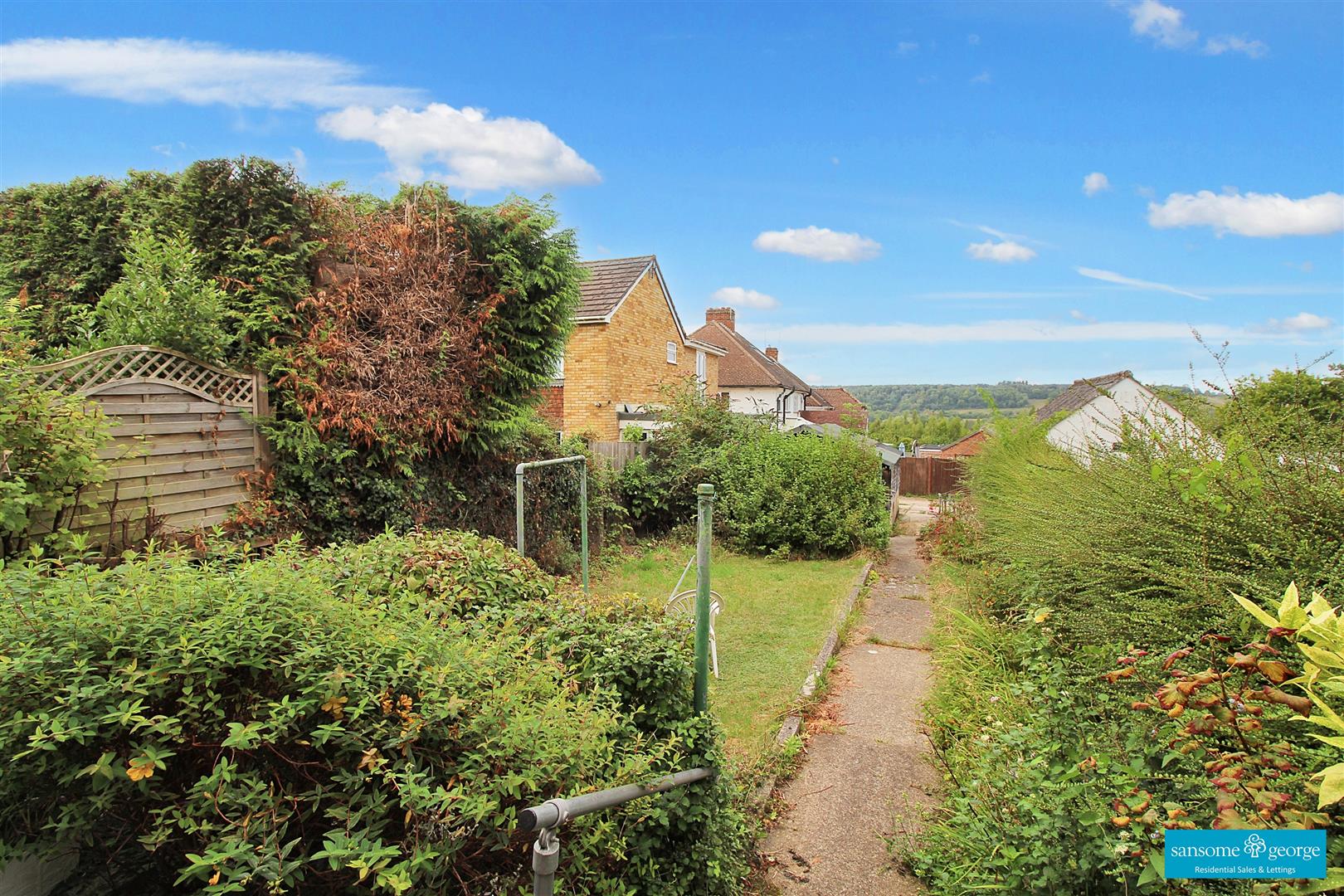 3 bed property in Purley Rise, Purley On Thames